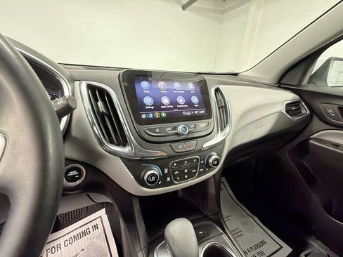Used 2024 Chevrolet Equinox LT FWD image 17