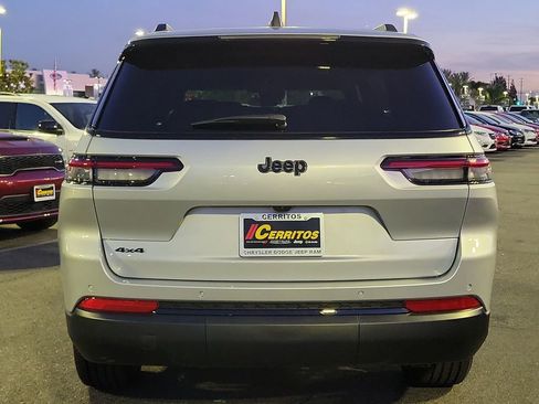 New 2025 Jeep Grand Cherokee L Altitude image 18