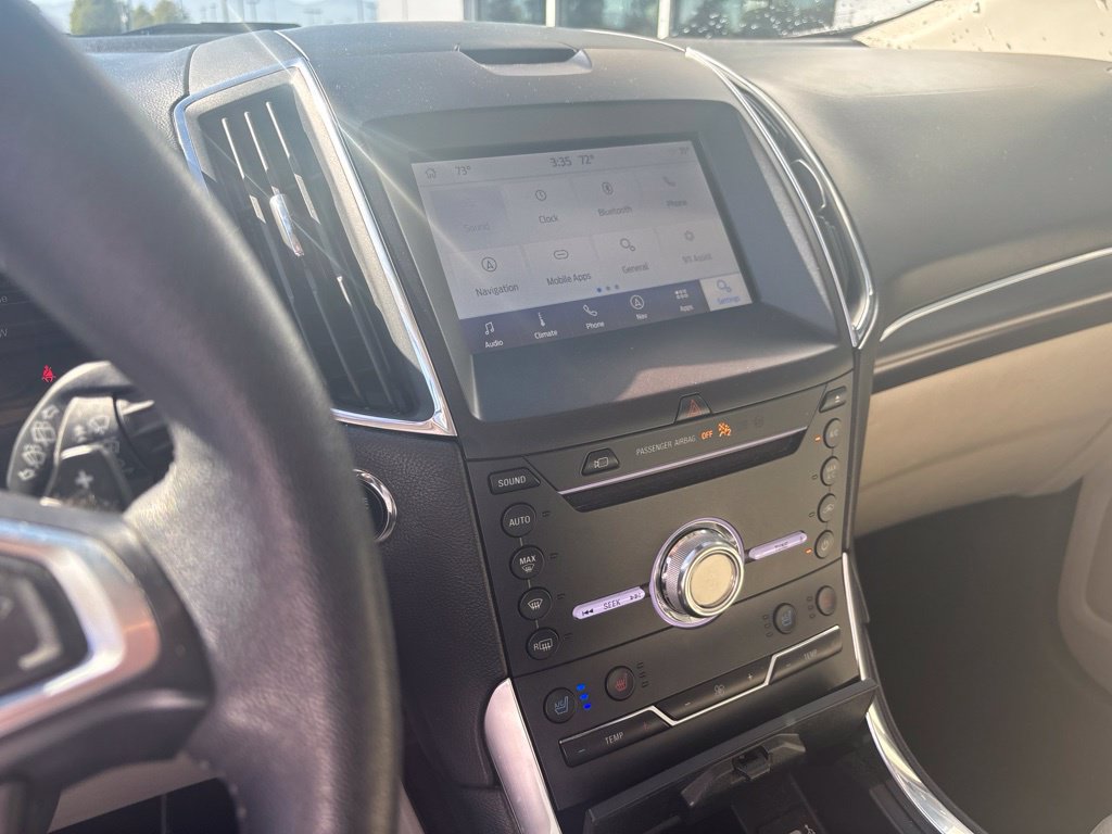Used 2019 Ford Edge Titanium w/ Equipment Group 301A AWD/4WD image 10