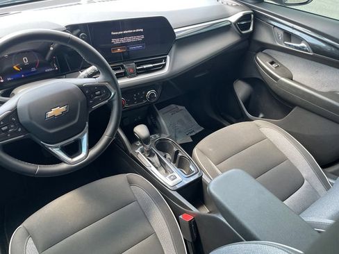 Used 2024 Chevrolet TrailBlazer LT w/ LT Cold Weather Package FWD image 22