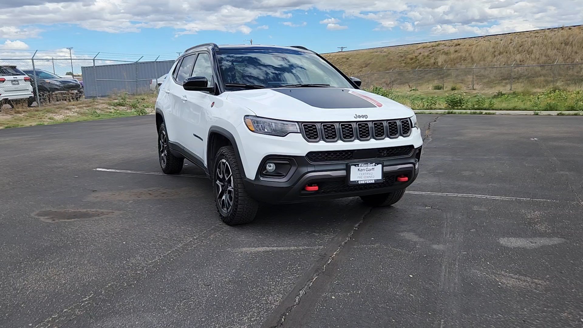Used 2026 Jeep Compass Trailhawk AWD/4WD image 4