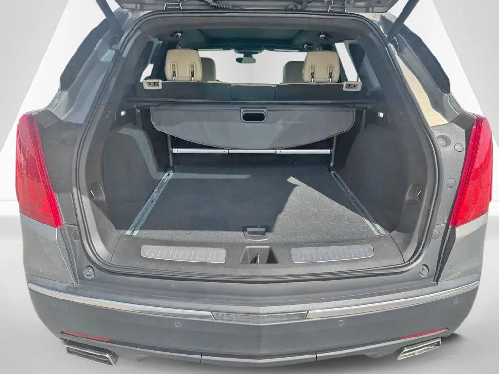 Used 2018 Cadillac XT5 Luxury w/ Driver Awareness Package FWD image 29