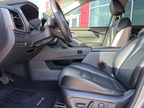 Used 2021 Nissan Rogue SV w/ Premium Package FWD image 18