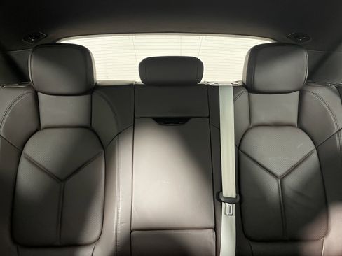 Used 2021 Porsche Macan S image 16