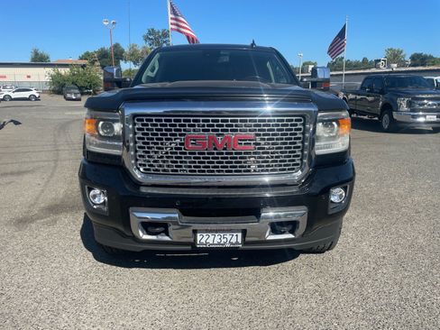 Used 2016 GMC Sierra 2500 Denali w/ Duramax Plus Package AWD/4WD image 8