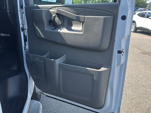 Used 2024 GMC Savana 2500 w/ Driver Convenience Package RWD image 15