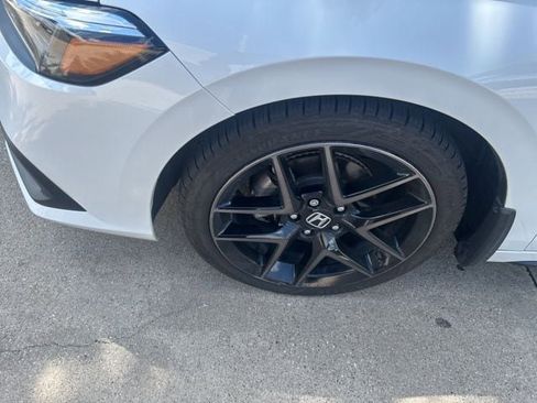 Used 2024 Honda Civic Sport Touring image 3