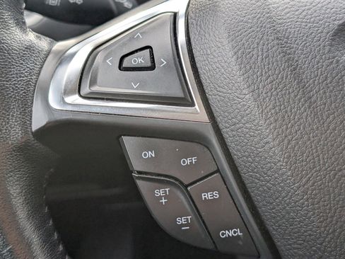 Used 2023 Ford Edge SEL image 16