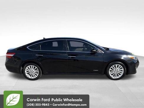 Used 2015 Toyota Avalon Limited w/ Technology Package FWD image 4