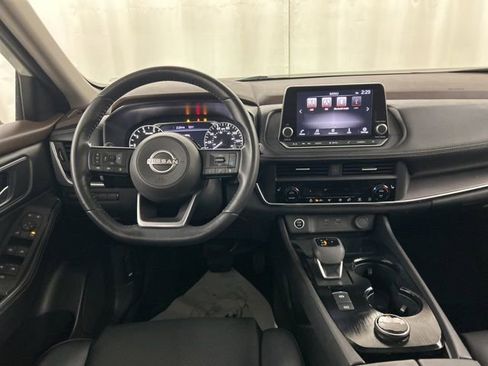 Used 2023 Nissan Rogue SV w/ SV Premium B Package AWD/4WD image 19