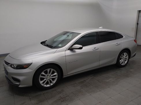 Used 2018 Chevrolet Malibu LT FWD image 2