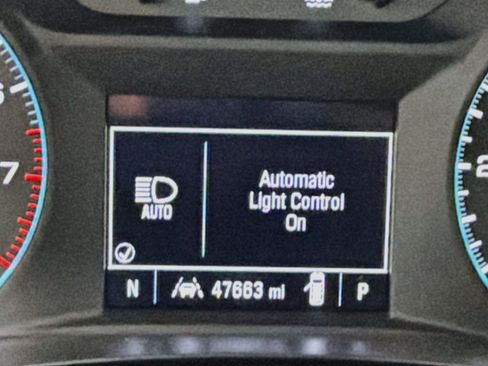 Used 2023 Chevrolet Traverse LS FWD image 18