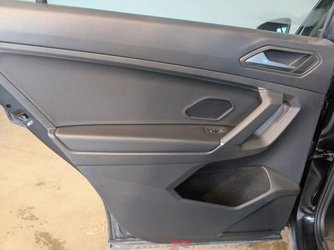 Used 2020 Volkswagen Tiguan SEL image 23