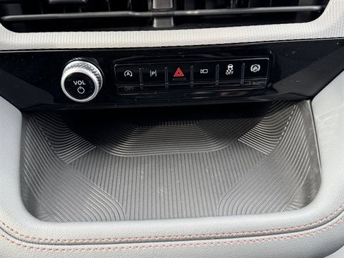 New 2026 Ford Explorer Active AWD/4WD image 15