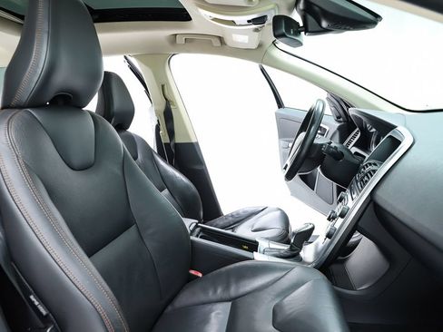 Used 2013 Volvo XC60 T6 AWD/4WD image 71