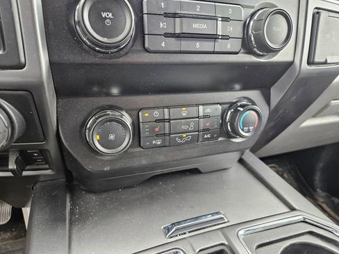 Used 2019 Ford F150 XLT w/ Equipment Group 302A Luxury AWD/4WD image 13