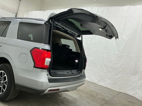 Used 2024 Ford Expedition XLT image 26