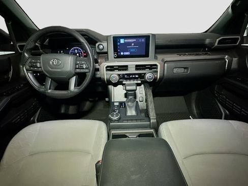 Used 2025 Toyota Tacoma SR5 AWD/4WD image 9