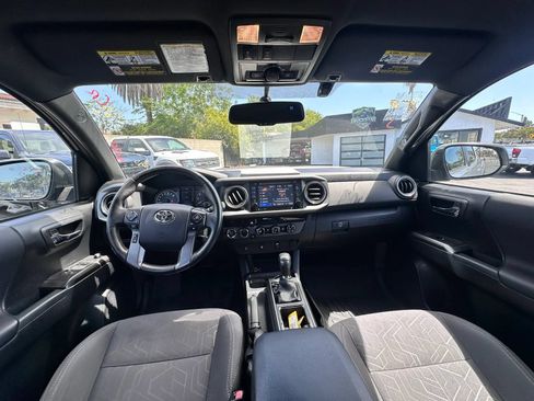 Used 2017 Toyota Tacoma TRD Off-Road w/ Tow Package AWD/4WD image 20