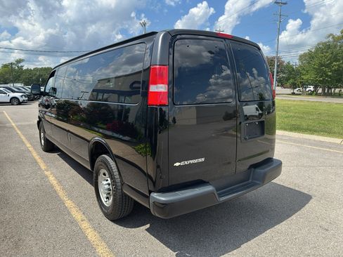 Used 2019 Chevrolet Express 3500 LS RWD image 6