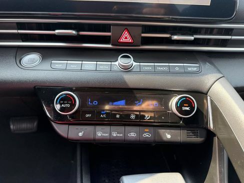 Certified 2023 Hyundai Elantra SEL w/ Convenience Package FWD image 21