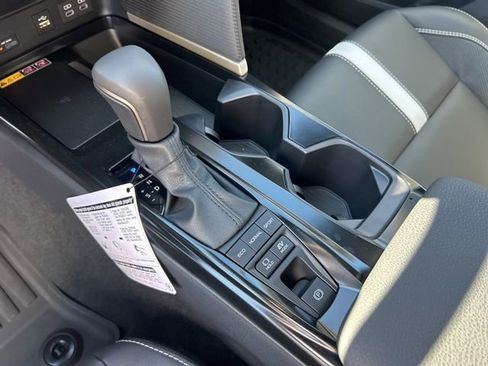 New 2026 Toyota Camry Hybrid FWD image 25