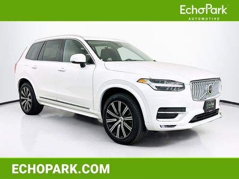 Used 2025 Volvo XC90 B5 Core image 1