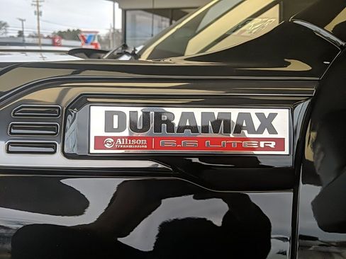 Used 2024 GMC Sierra 2500 AT4 w/ Technology Package image 10