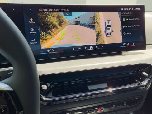 Used 2025 BMW 330i Sedan w/ Parking Assistance Package image 17