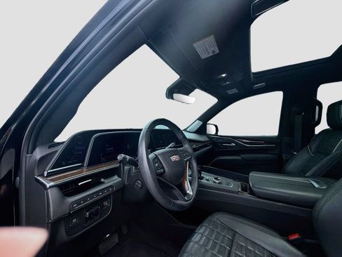 Used 2023 Cadillac Escalade Sport Platinum w/ Heavy-Duty Trailer Package AWD/4WD image 9