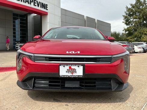 Used 2025 Kia K4 FWD image 3