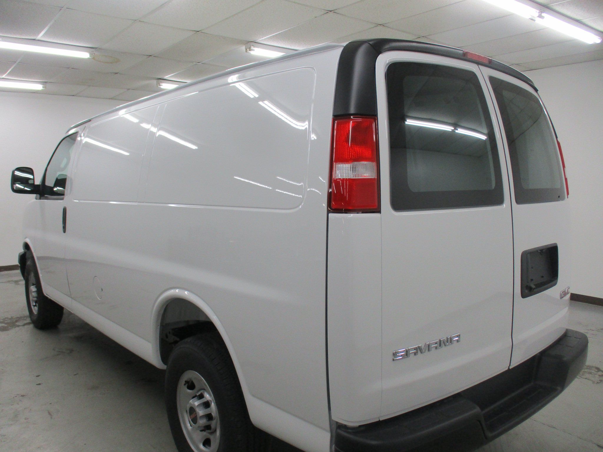 New 2026 GMC Savana 2500 w/ Driver Convenience Package RWD image 8