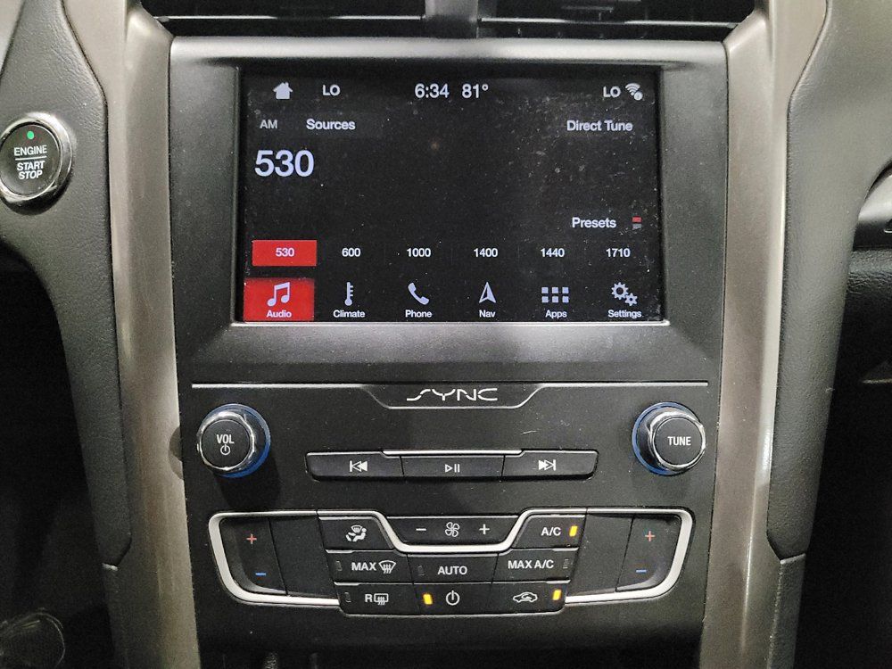 Used 2019 Ford Fusion SE FWD image 25