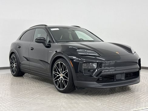 Used 2024 Porsche Macan 4 Electric image 7