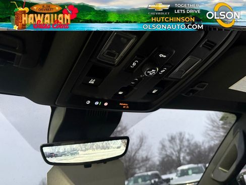 Certified 2025 Chevrolet Suburban High Country image 21