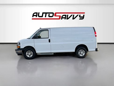 Used 2023 Chevrolet Express 2500 w/ Driver Convenience Package RWD image 4