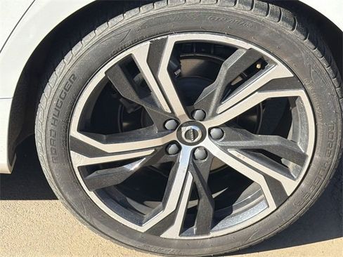 Used 2024 Volvo S60 B5 Plus image 9