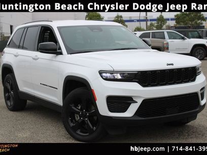 Used 2023 Jeep Grand Cherokee Altitude