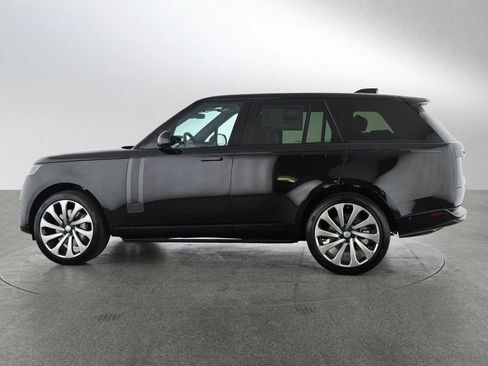 New 2025 Land Rover Range Rover SE image 2