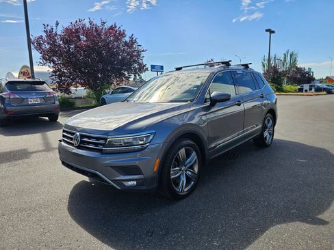 Used 2018 Volkswagen Tiguan SEL Premium AWD/4WD image 3