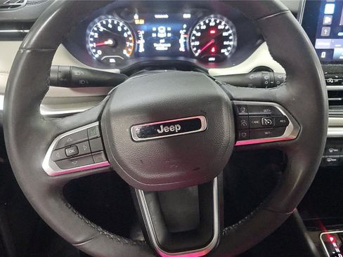 Used 2025 Jeep Compass Limited AWD/4WD image 9