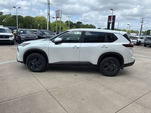New 2026 Nissan Rogue SV FWD image 4