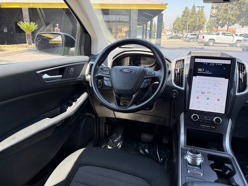 Used 2022 Ford Edge SE w/ Black Appearance Package image 23