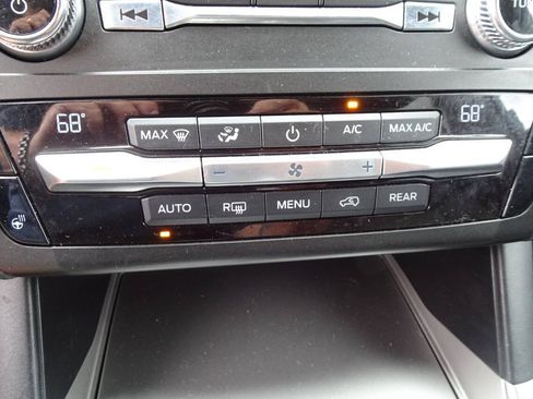 Used 2020 Ford Explorer XLT w/ Equipment Group 202A AWD/4WD image 26