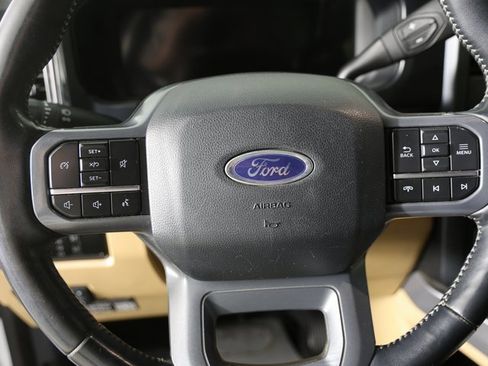 Used 2023 Ford F250 Lariat w/ Chrome Package image 16