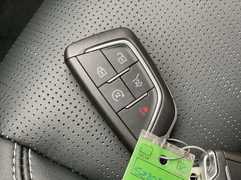 Used 2025 Cadillac Lyriq Luxury AWD/4WD image 28