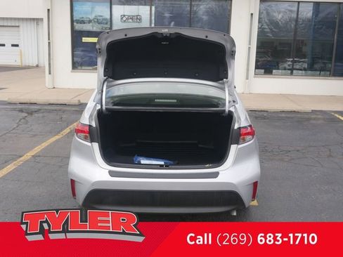 Used 2023 Toyota Corolla LE w/ LE Convenience Package image 17