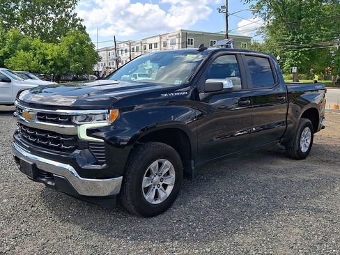 Used 2023 Chevrolet Silverado 1500 LT AWD/4WD image 3