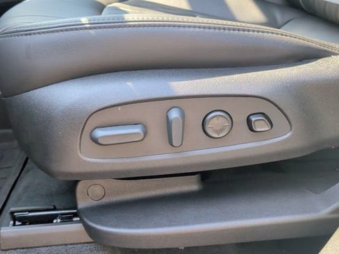 Used 2023 Buick Enclave Avenir w/ Avenir Technology Package AWD/4WD image 16