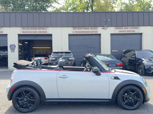 Used 2015 MINI Cooper Convertible image 7